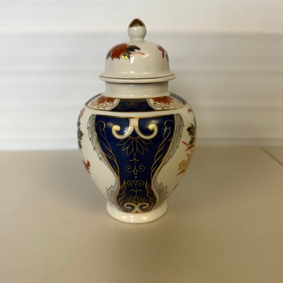 Vintage Japanese Porcelain Imari Ginger Jar Small Size Trinket Pot Box Lidded - Picture 2 of 12